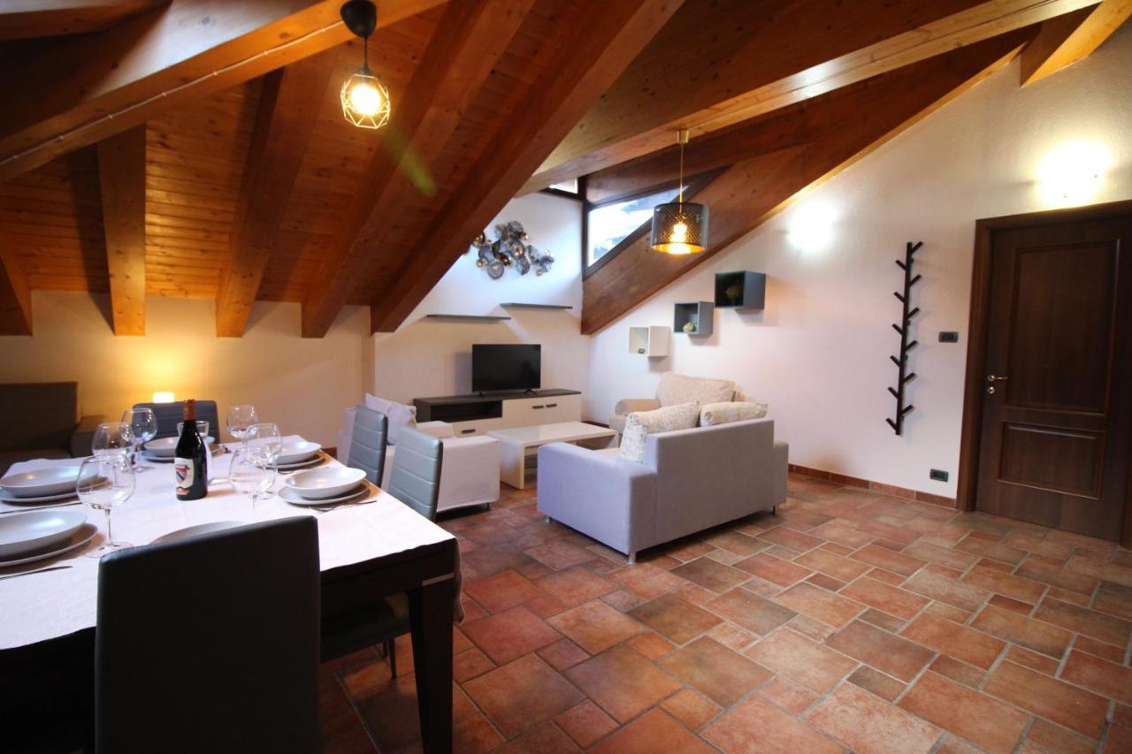 Ferienwohnung Attico Dell'Aquila Brusson Exterior foto